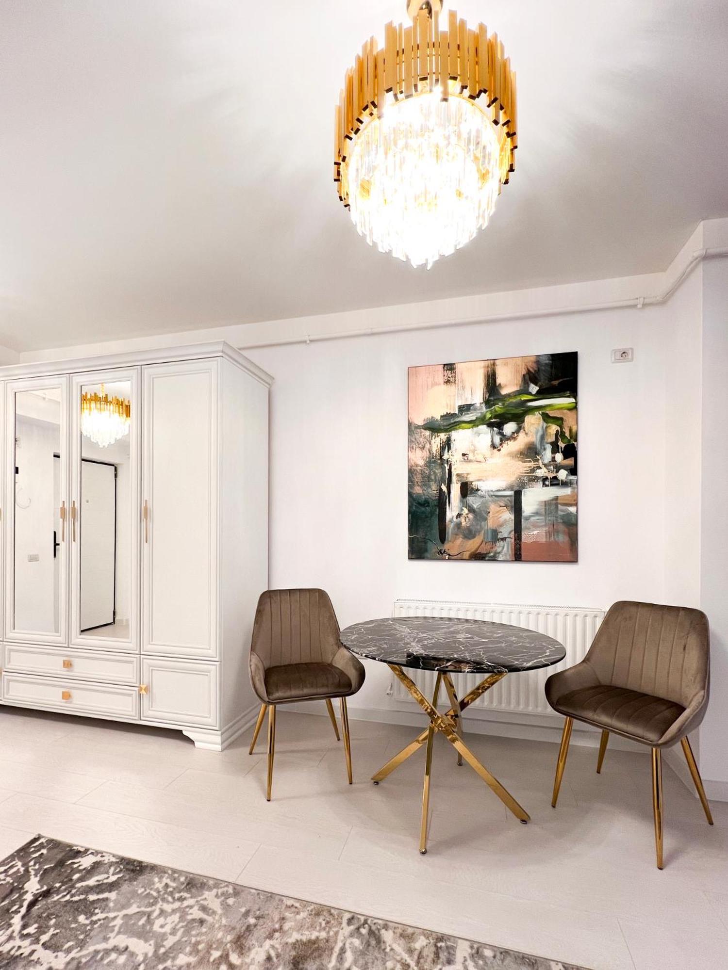 Happy Studio By Rh Living Boekarest Buitenkant foto